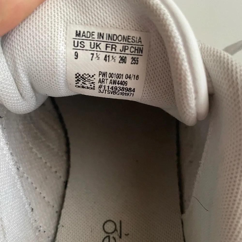 adidas classic sneakers